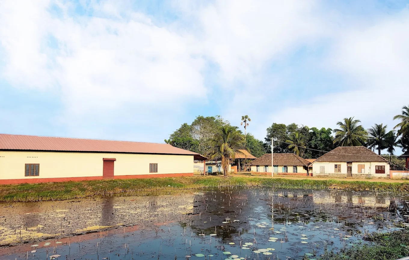 Kochu Kodungalloor Kavu Devi Temple Alappuzha is an Shakthi devi in Hinduism
