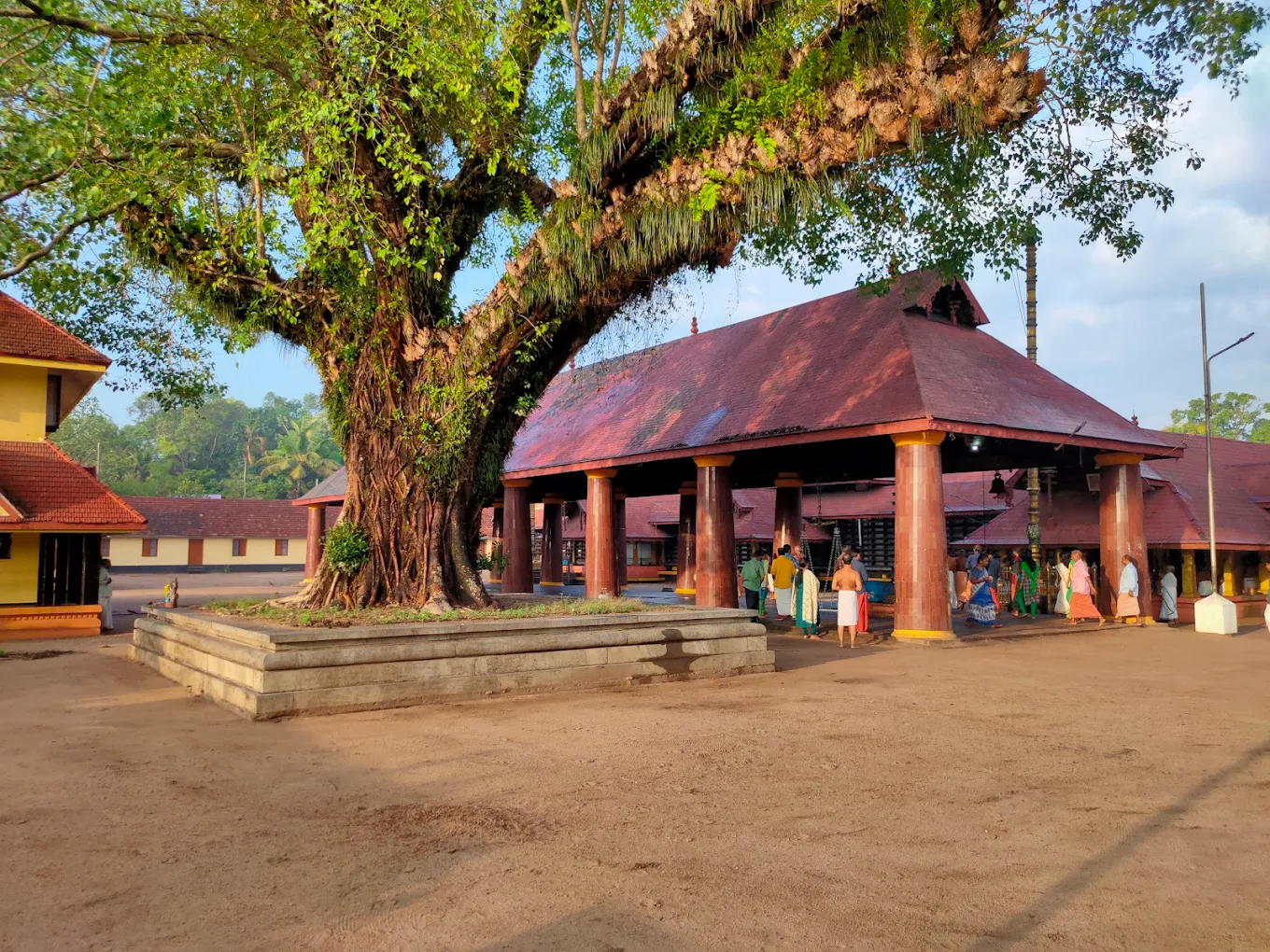 Thuravoor Mahakshetram Alappuzha Dresscode