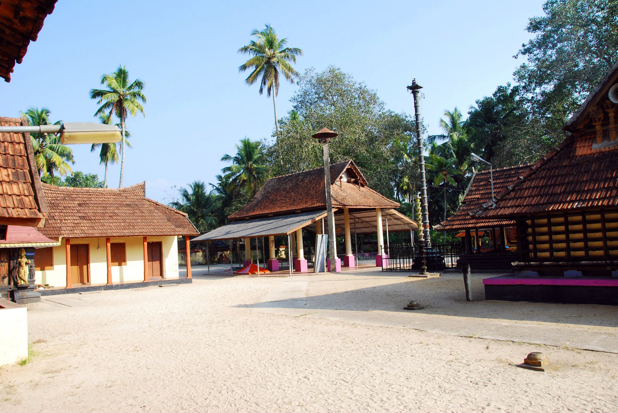 Major Pathiyoor Sree Durga Devi temple Alappuzha Dresscode