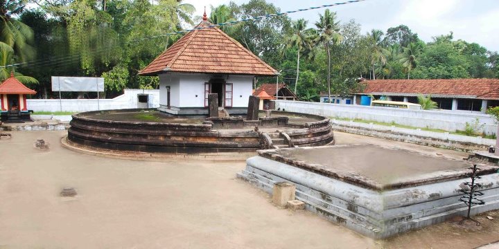 Images of Alappuzha Thrippavoor Mahavishnu  Temple