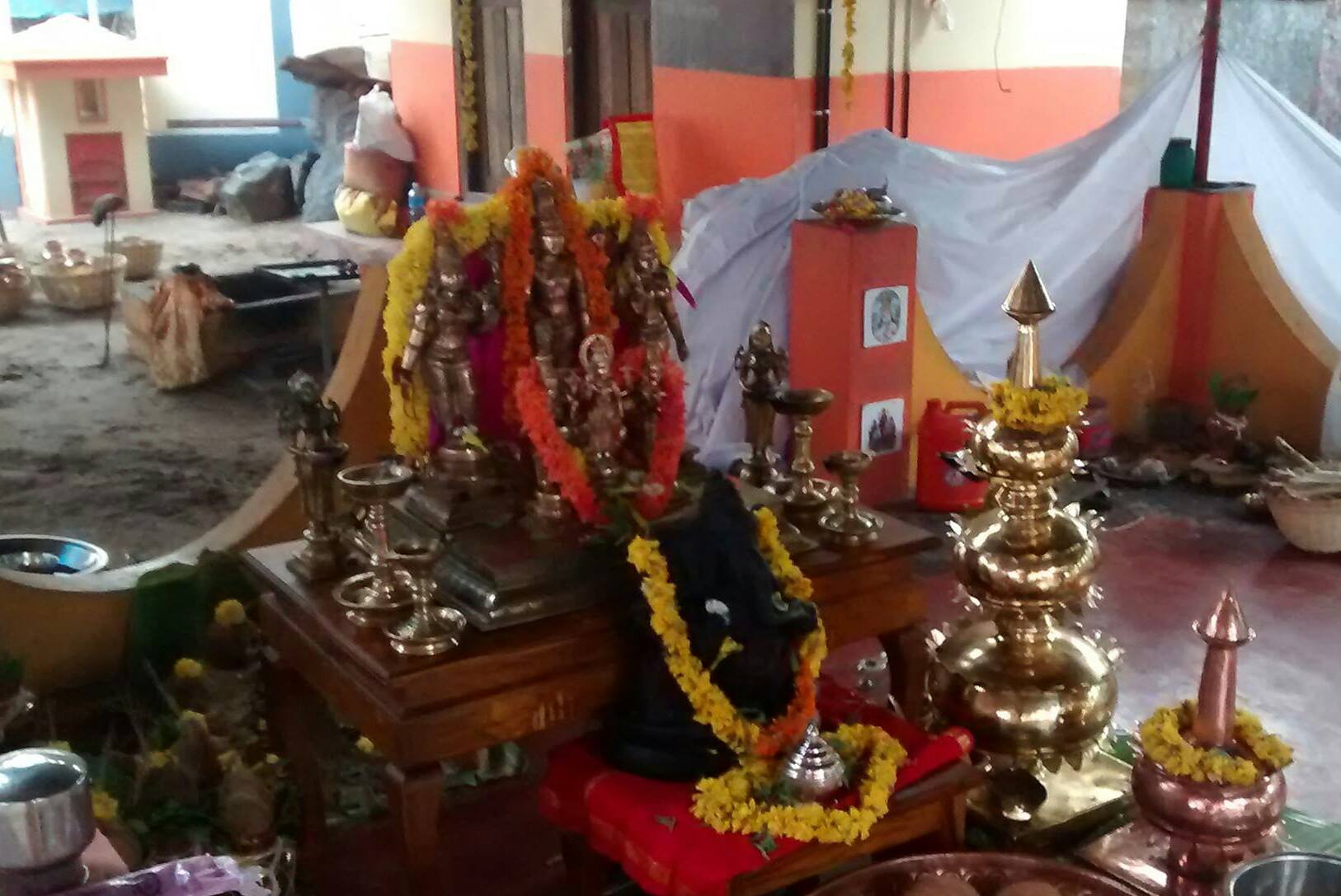 Images of Alappuzha Mannancherry Perumthuruthu  krishna Temple