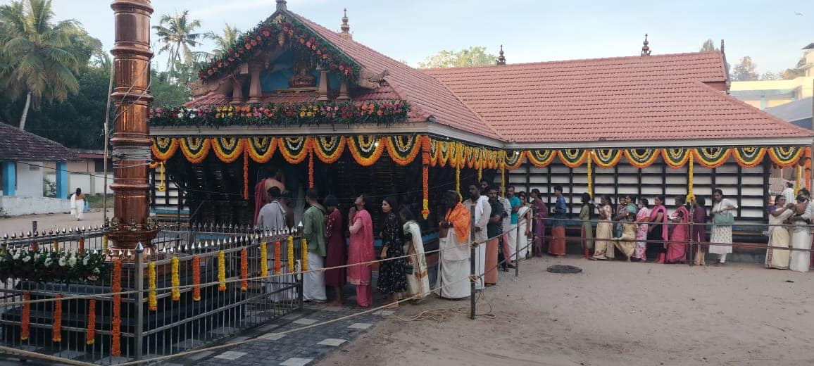 Sreekandeswaram Mahadeva    Sri Krishna SwamiAlappuzha