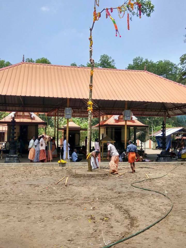 Kunninakath Sree Annapoorneshwari temple Alappuzha Dresscode