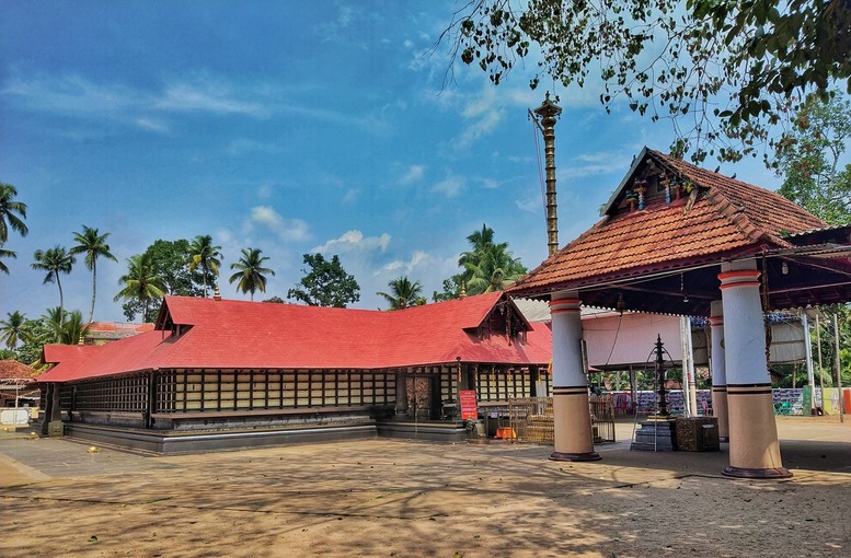 Maruthorvattom Sree Dhanwanthari   Sri Krishna SwamiAlappuzha