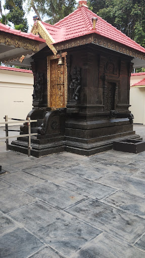 Chettikulangara Sree Bhagavathi Temple Alappuzha Dresscode