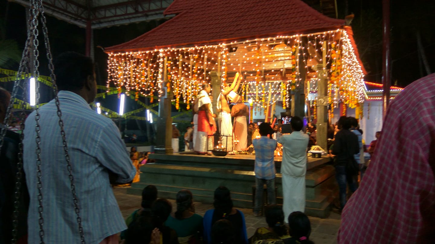 Vattakeril Sree Khandakarna  Mahadeva temple Alappuzha Dresscode