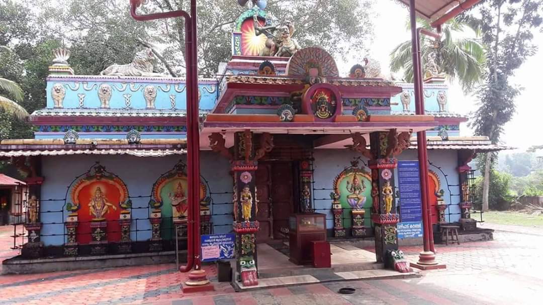 Vadasserikkavu Bhagavathi    Sri Krishna SwamiAlappuzha