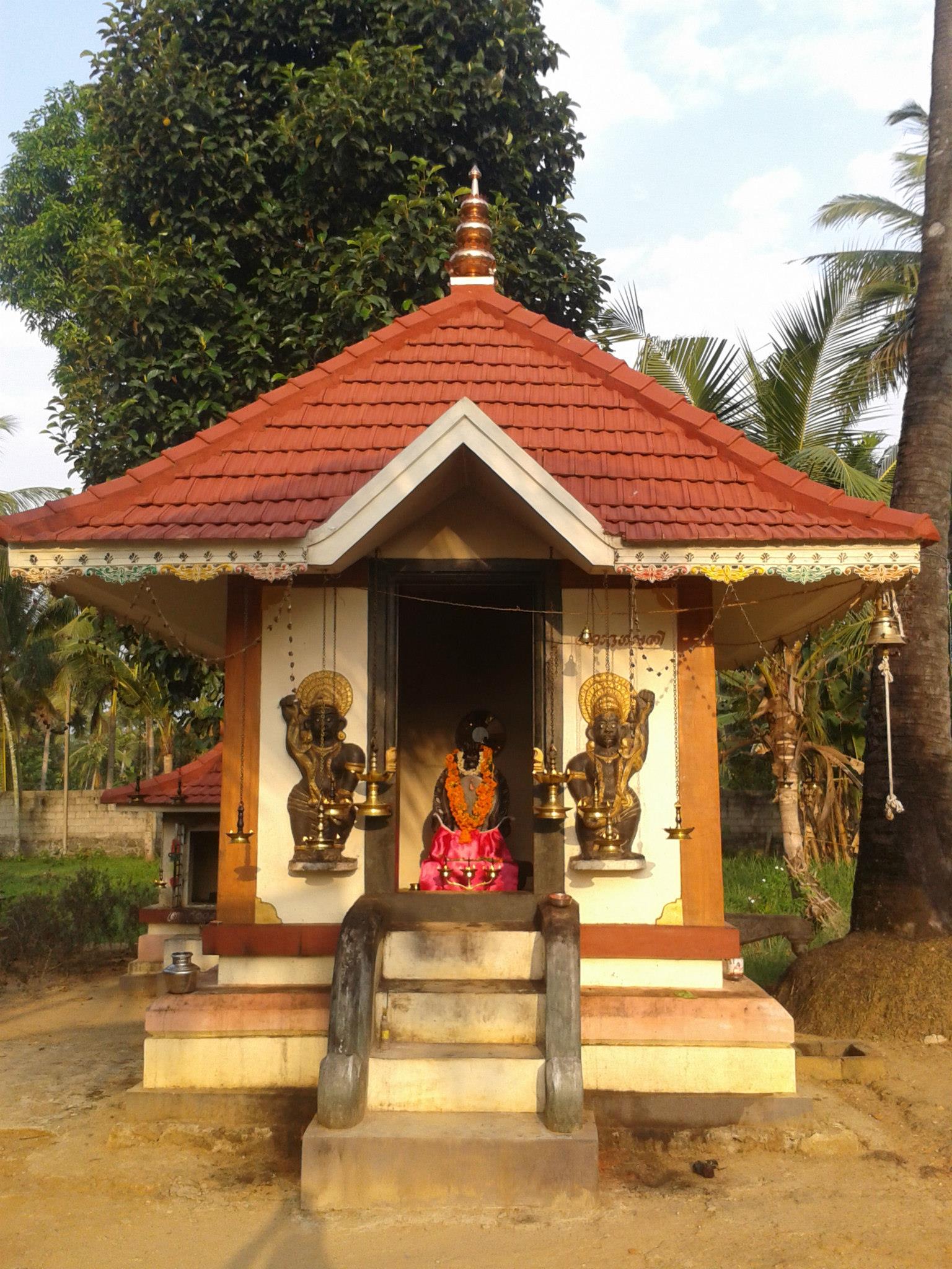 Thripuliyoor Karimban Moorthi is an Shakthi devi in Hinduism