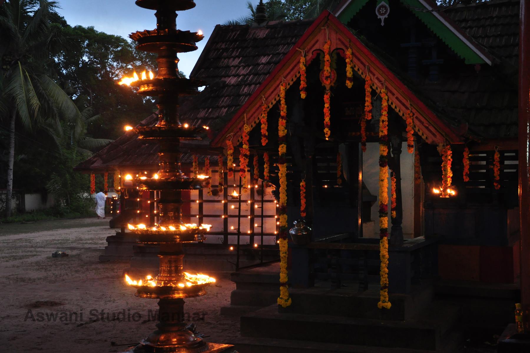 Images of Alappuzha  Kurattikadu Pattambalam Devi  krishna Temple