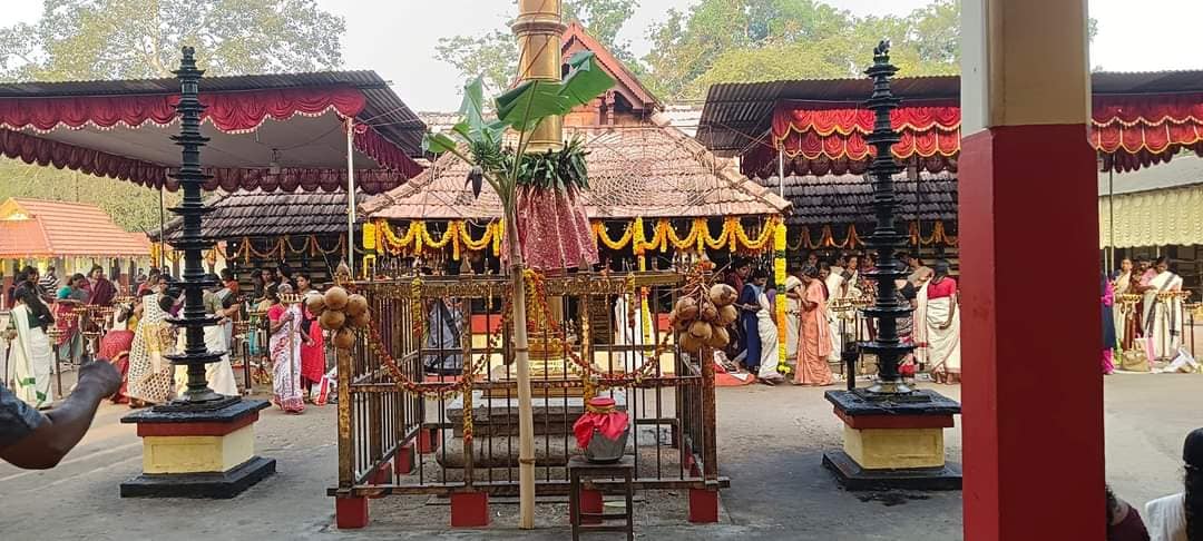 Pandavarkavu Devi     Sri Krishna SwamiAlappuzha