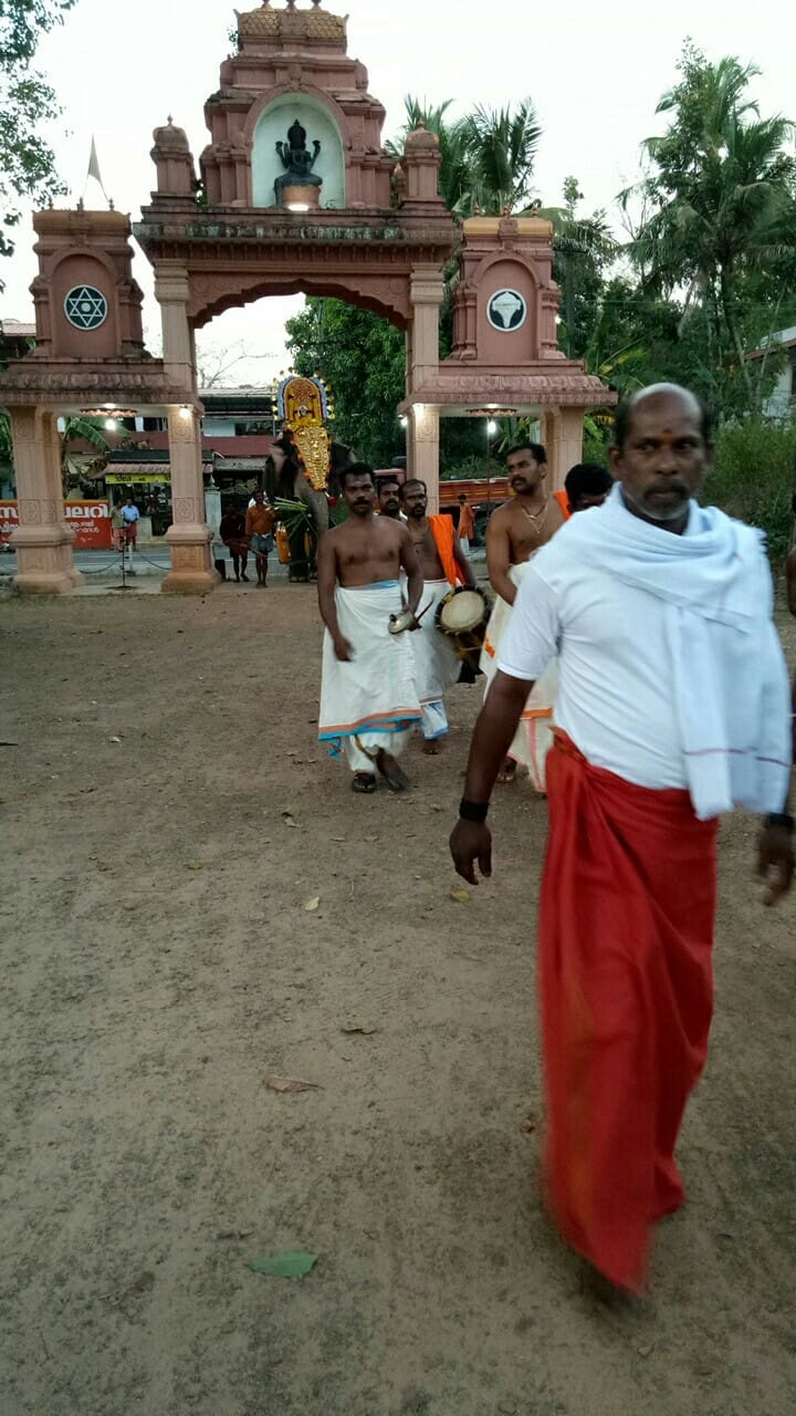 Pulikkunnu Sree Subrahmanya Swami    Sri Krishna SwamiAlappuzha