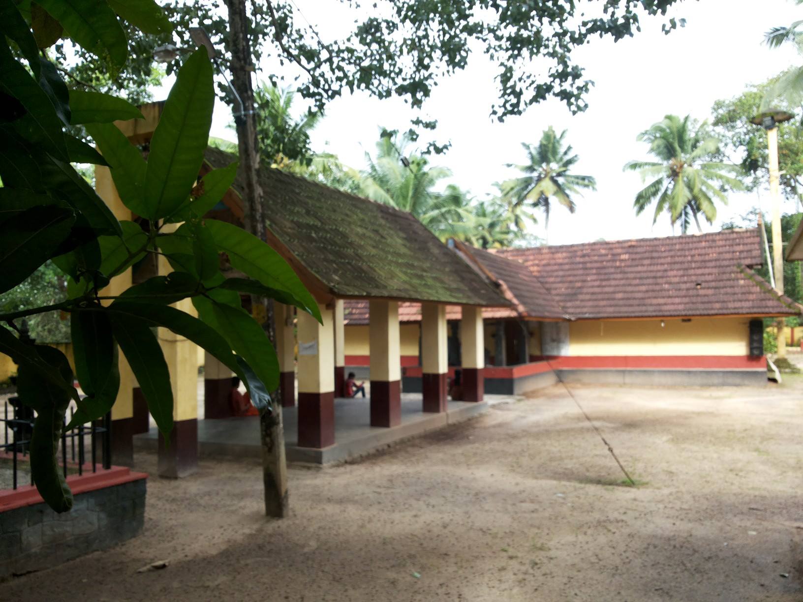 Images of Alappuzha Neendoor Sree Krishna Swami  krishna Temple