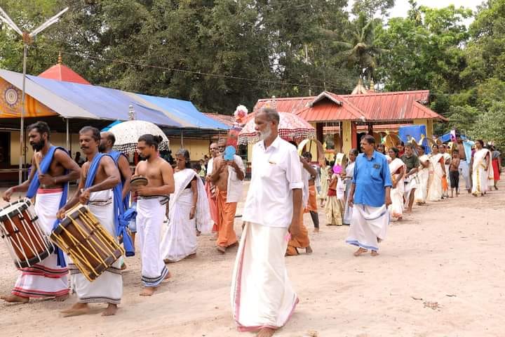 Kattukada Sree Khandakarna Swami    Mahadeva temple Alappuzha Dresscode