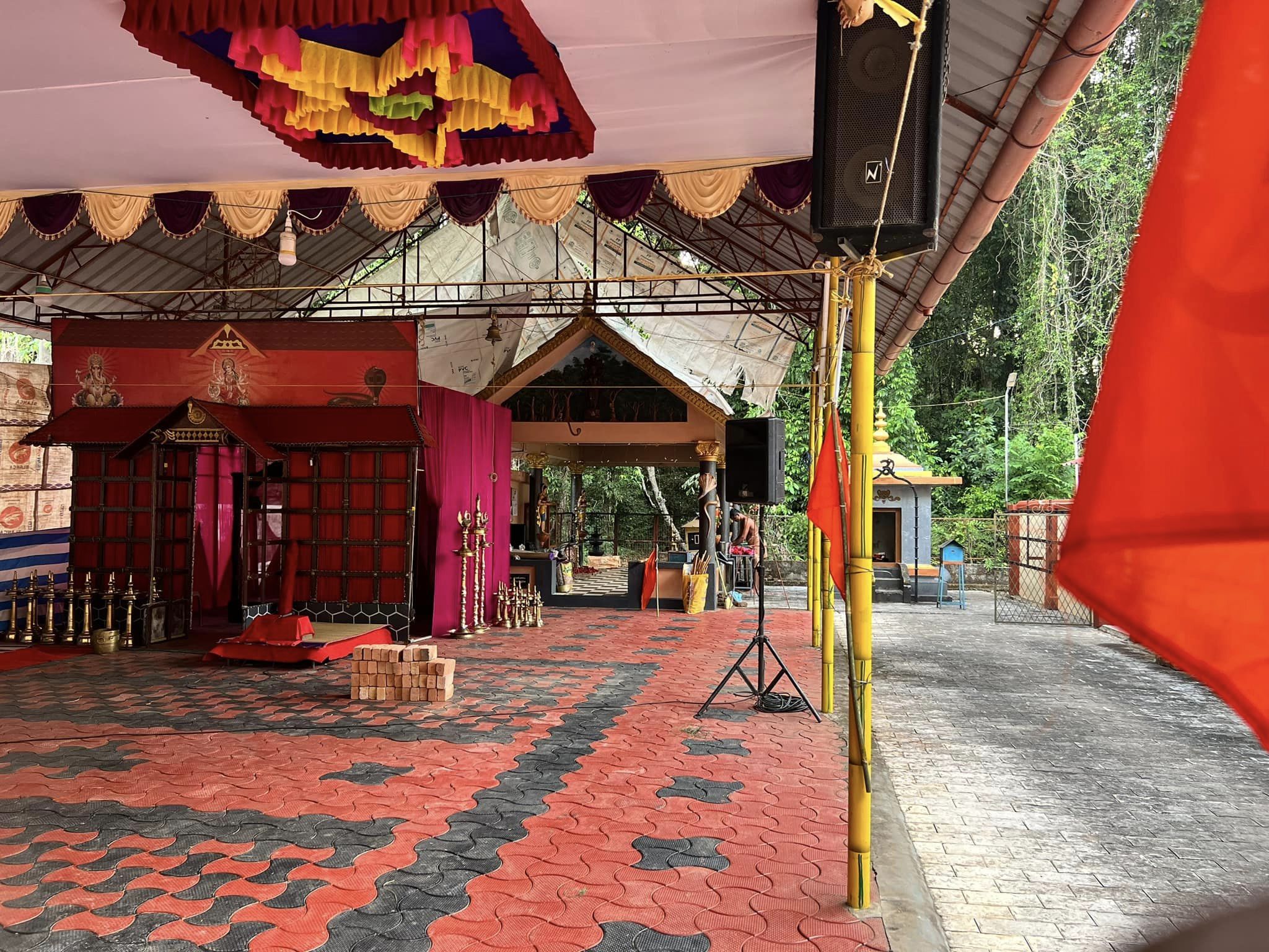 Akkanattukara Sreedevi temple Alappuzha Dresscode