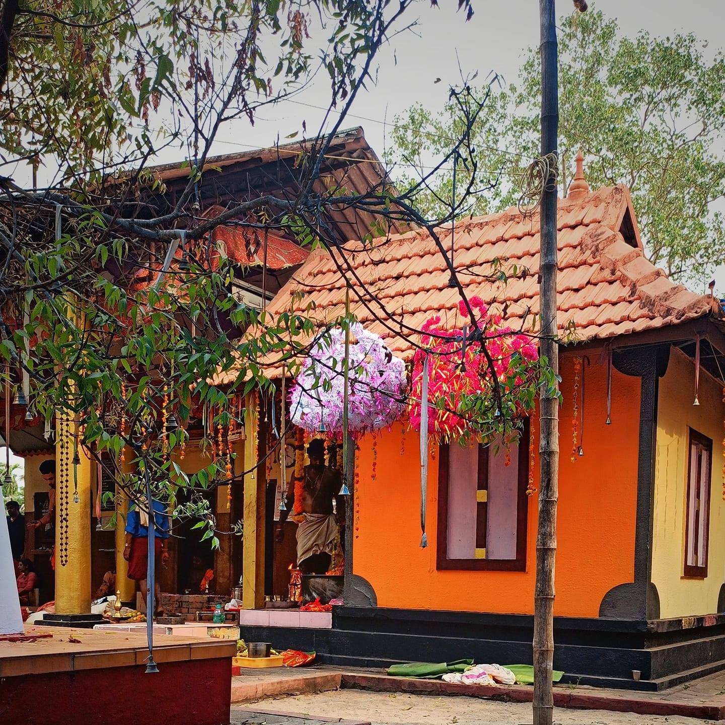 Images of Alappuzha Puttambalam Mutharamman Kovil 