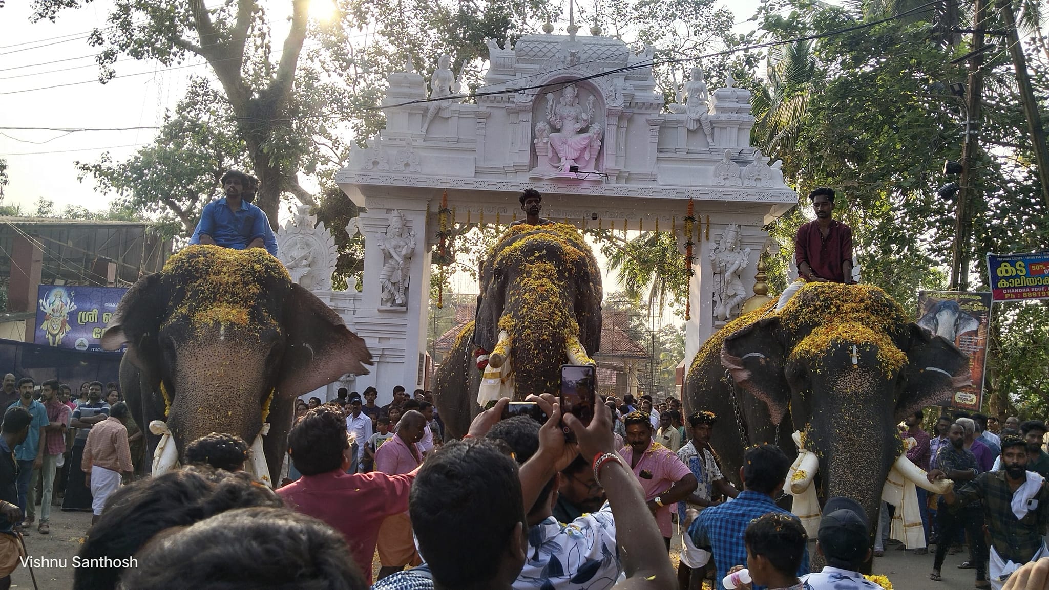 Vaibhava Lakshmi Vaishnava Yogeeswara Sree Bhagavathi Temple Alappuzha Dresscode