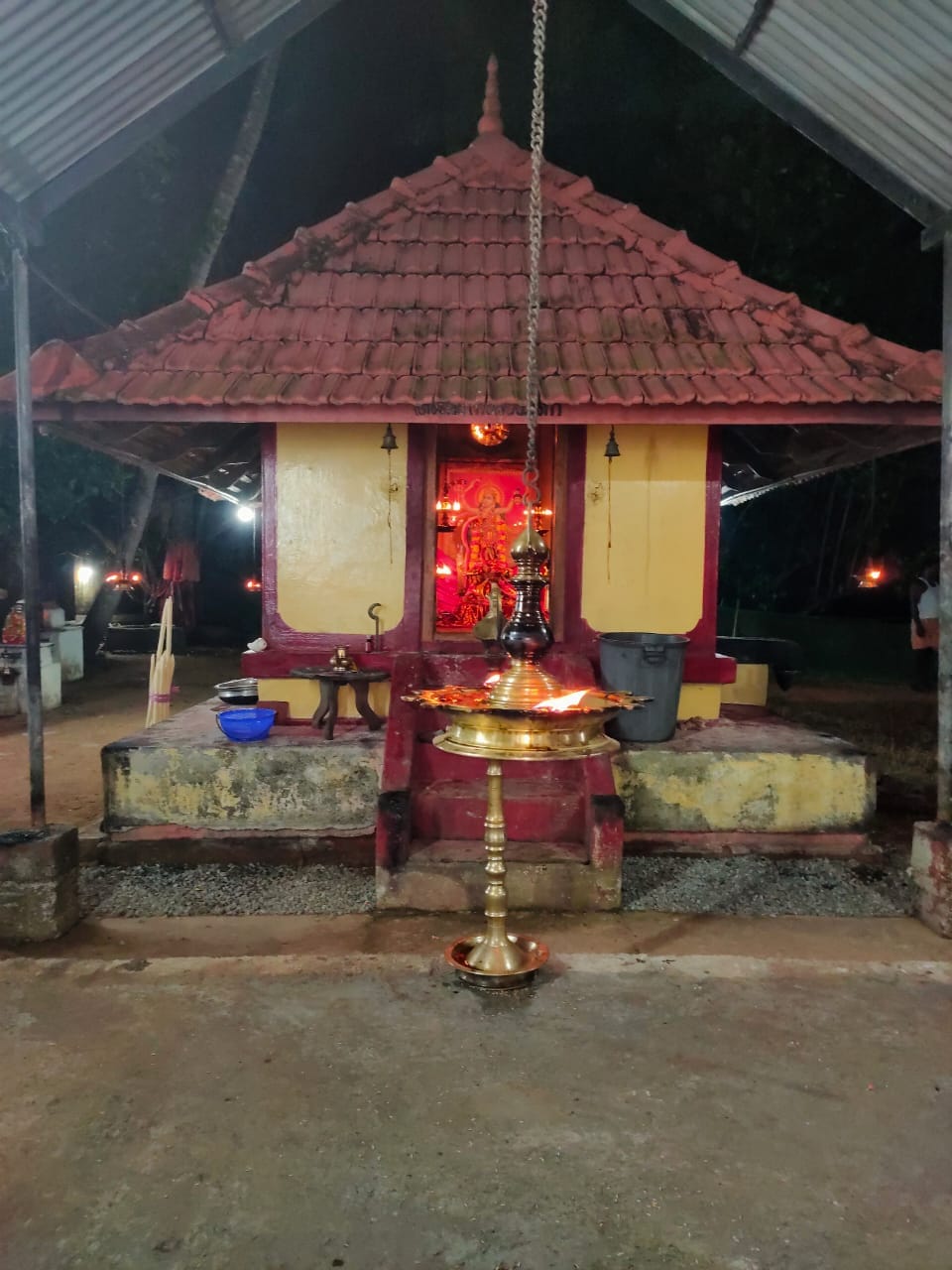  Kunnankarikulam Bhagavathy  temple Alappuzha Dresscode