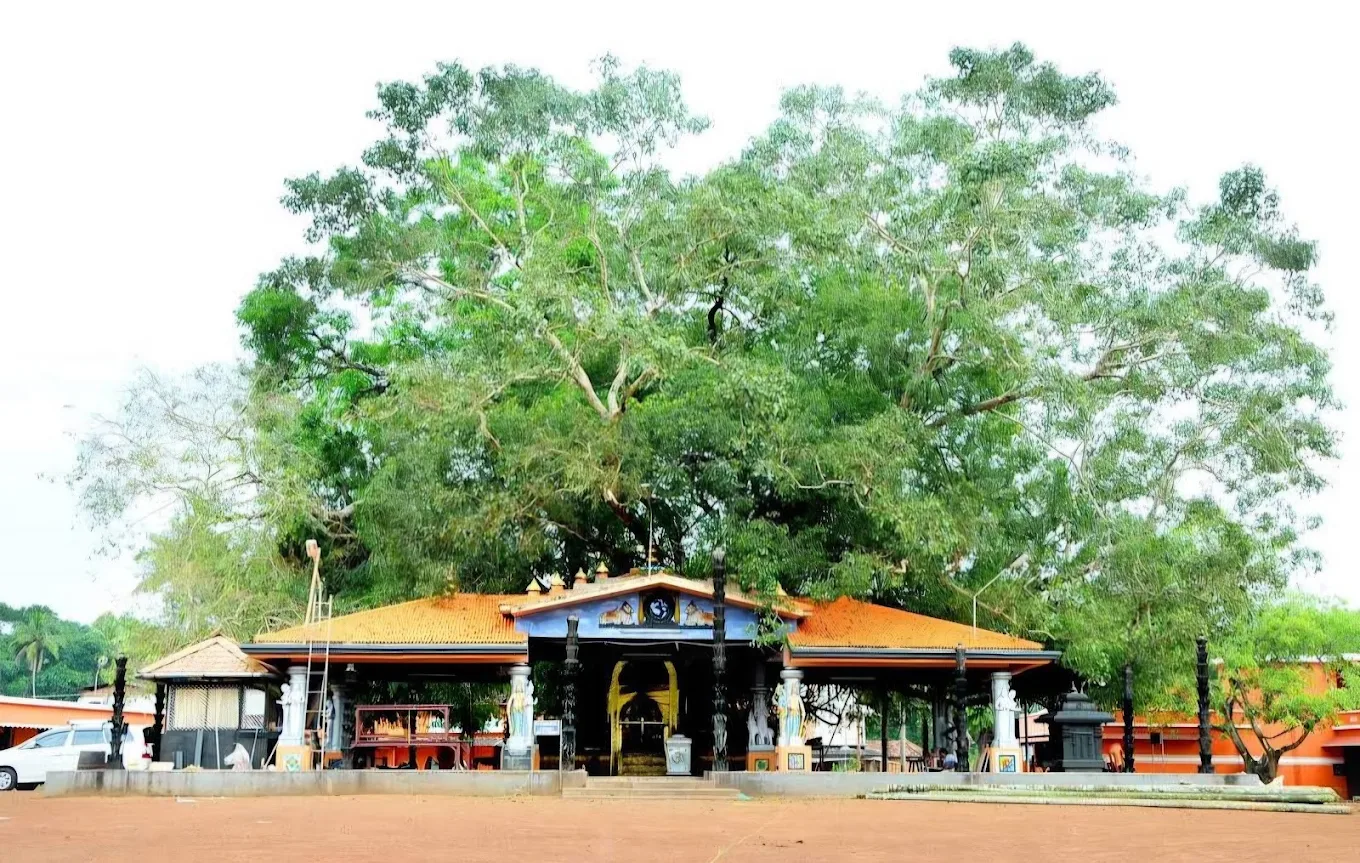 Entrance of Padanilam Parabrahma Temple