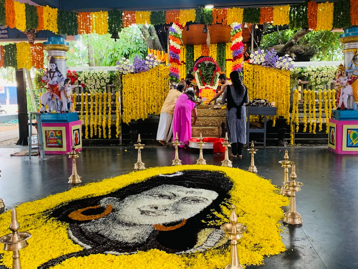 Traditional Kerala architecture at Padanilam Parabrahma Temple
