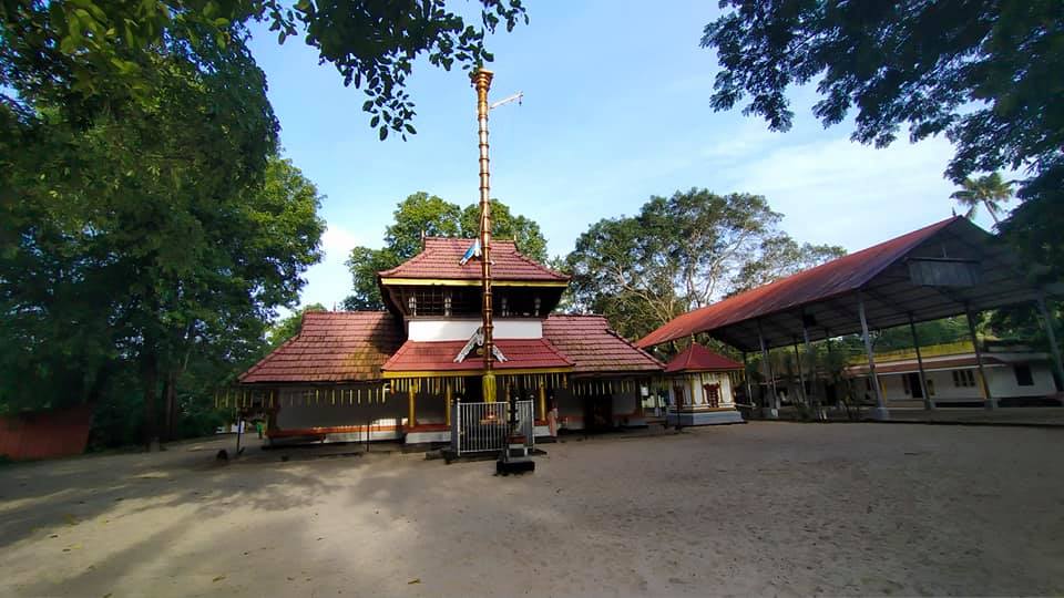 Images of Alappuzha Kadampanakulangara Devi Temple