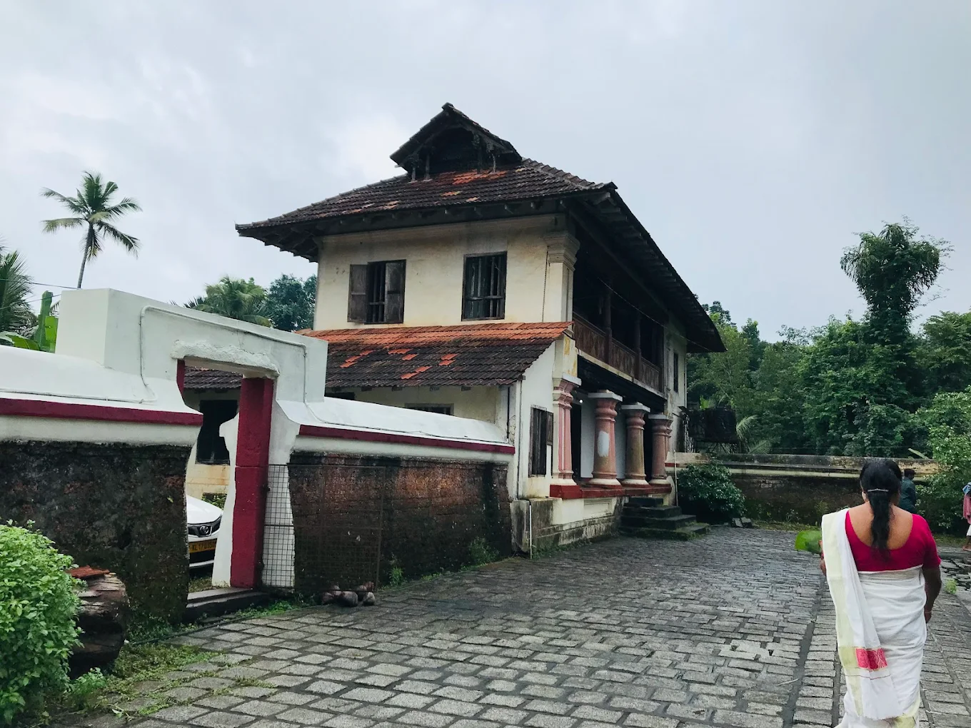 Vishu kani and temple rituals at Mammalassery Sreeramaswamy Temple, Ramamangalam