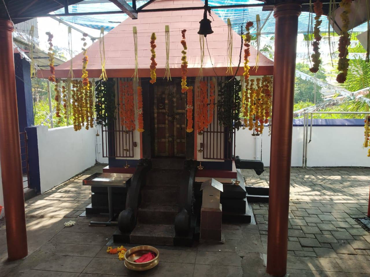  Manamel Sree Kaleeswari  Temple Ernakulam Dresscode