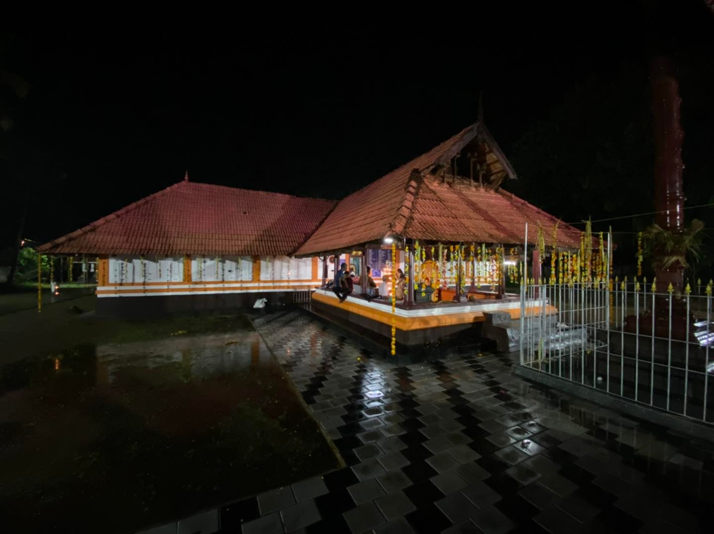 Kidangoor Sree MahaVishnu Temple Ernakulam Dresscode