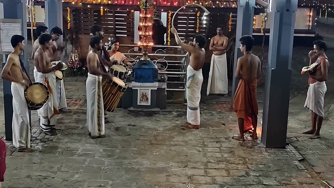 Thiruvankulam Mahadeva is an Shakthi god in Hinduism