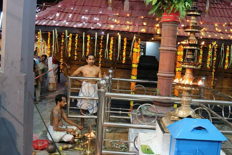 Thiruvankulam Mahadeva Temple Ernakulam Dresscode