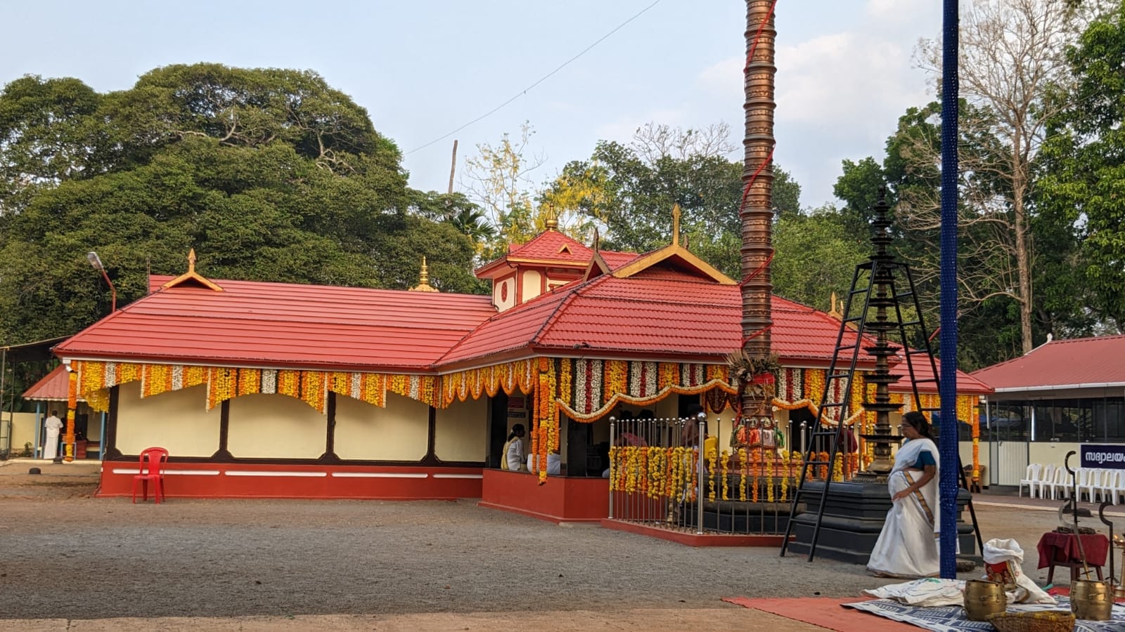  Kaipetty bhagavathy Temple Ernakulam Dresscode