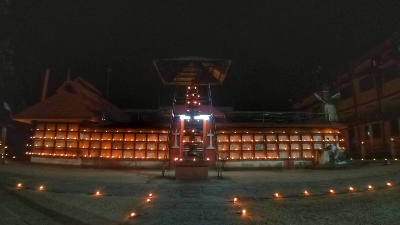 Kothakulangara bhagavathy Temple Ernakulam Dresscode