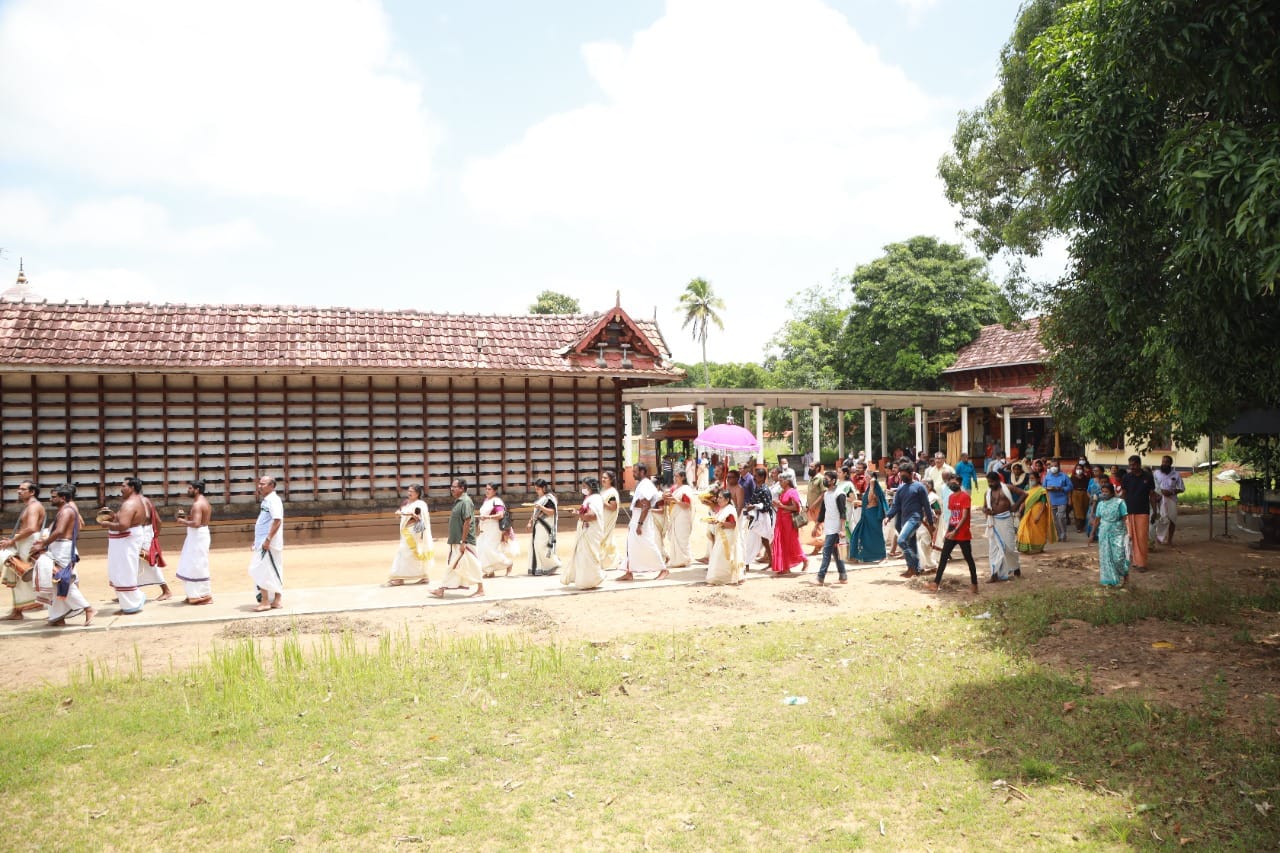 Images of Ernakulam   Peruvaram Mahadeva Temple 