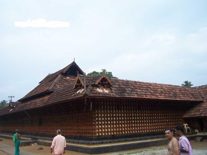 Thrikkariyoor mahadeva Temple Ernakulam Dresscode