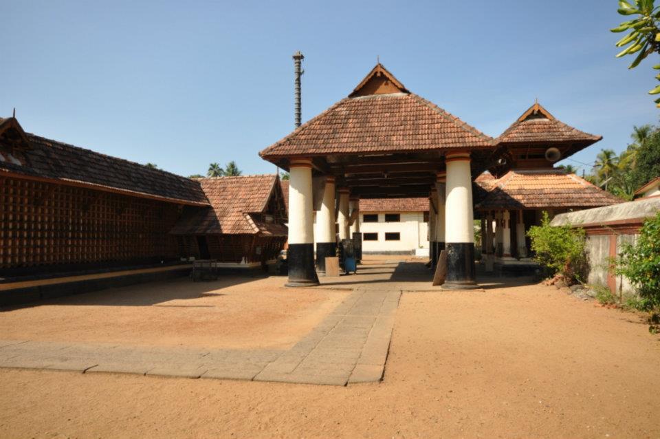 Images of Ernakulam  Thrikkariyoor Mahadeva Temple 