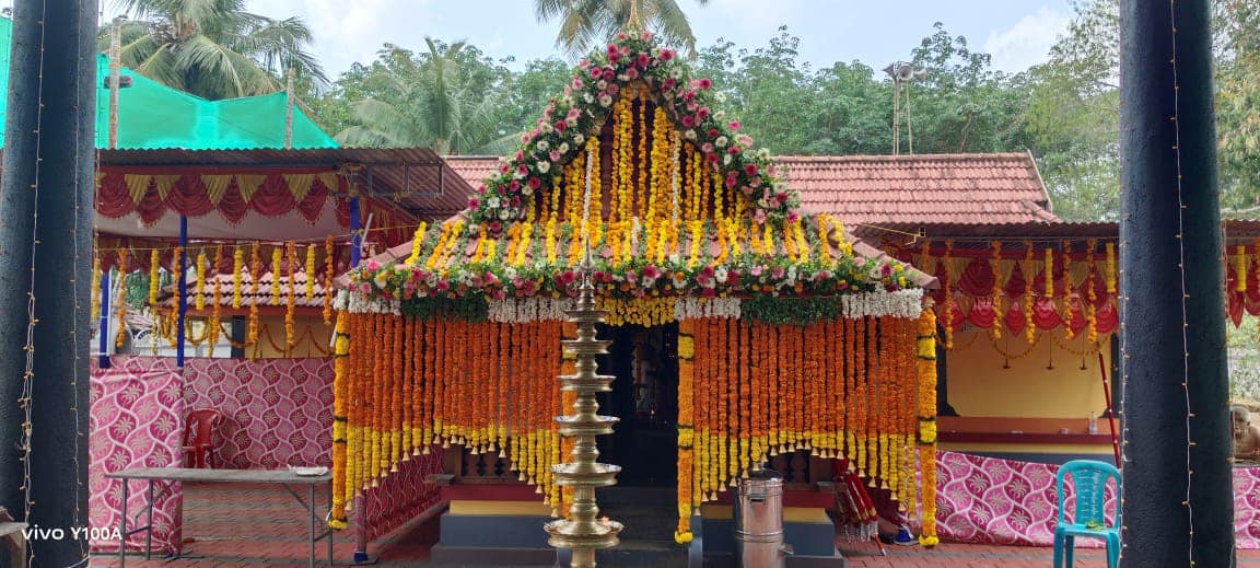 Pallikkakavu Bhagavathy is an Shakthi god in Hinduism