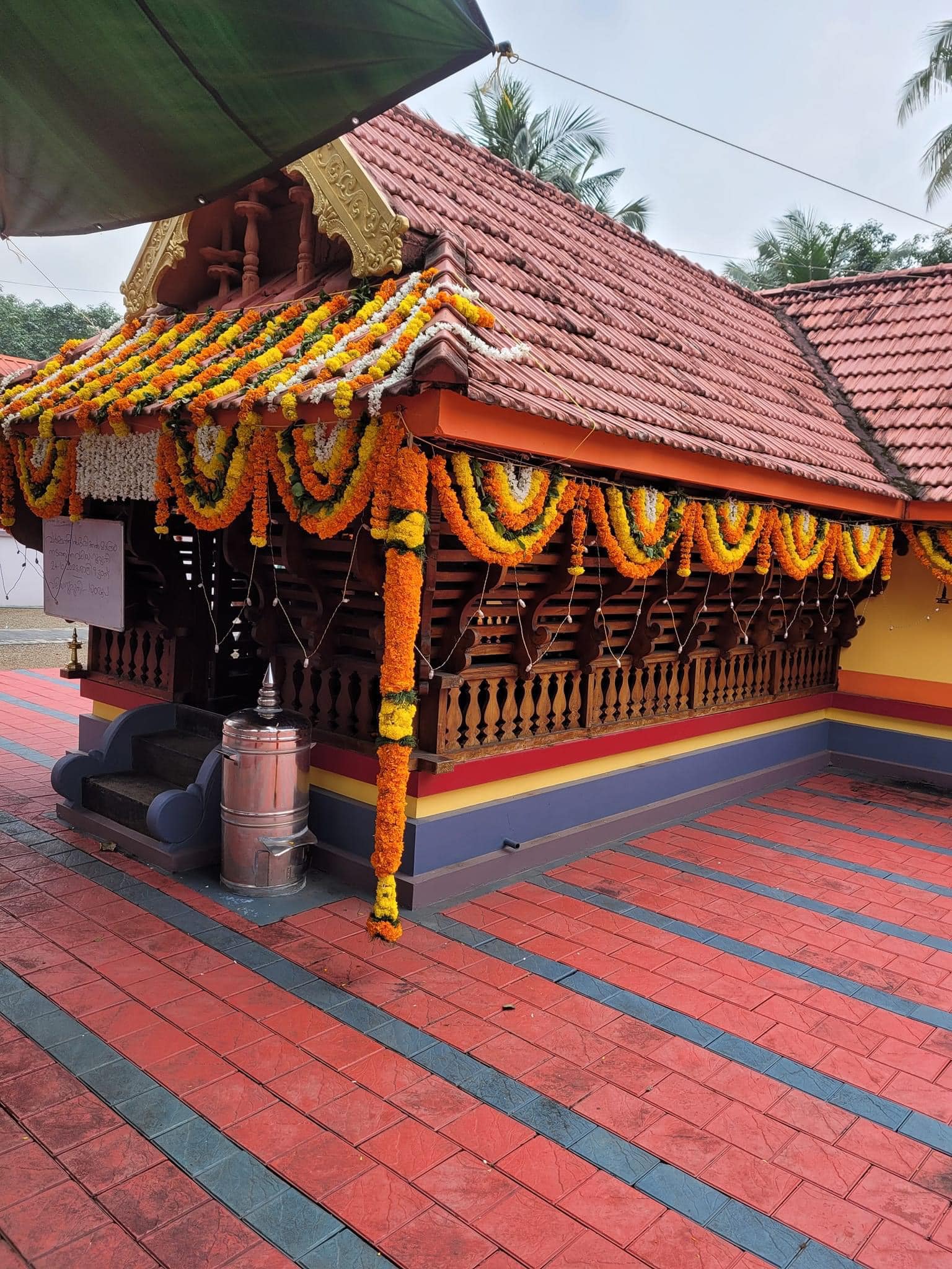 Pallikkakavu mahadeva Temple Ernakulam Dresscode