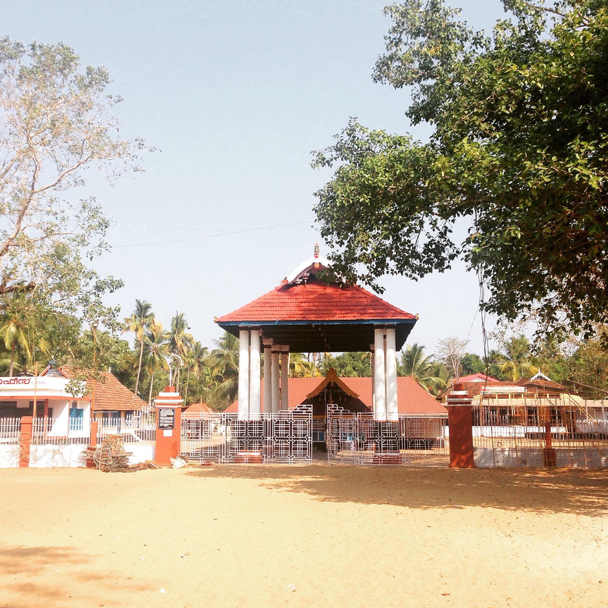 Nayarambalam devi Temple Ernakulam Dresscode