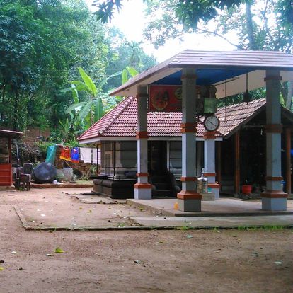 Naduvilethadam Bhagavathy Mariyamman Temple Ernakulam