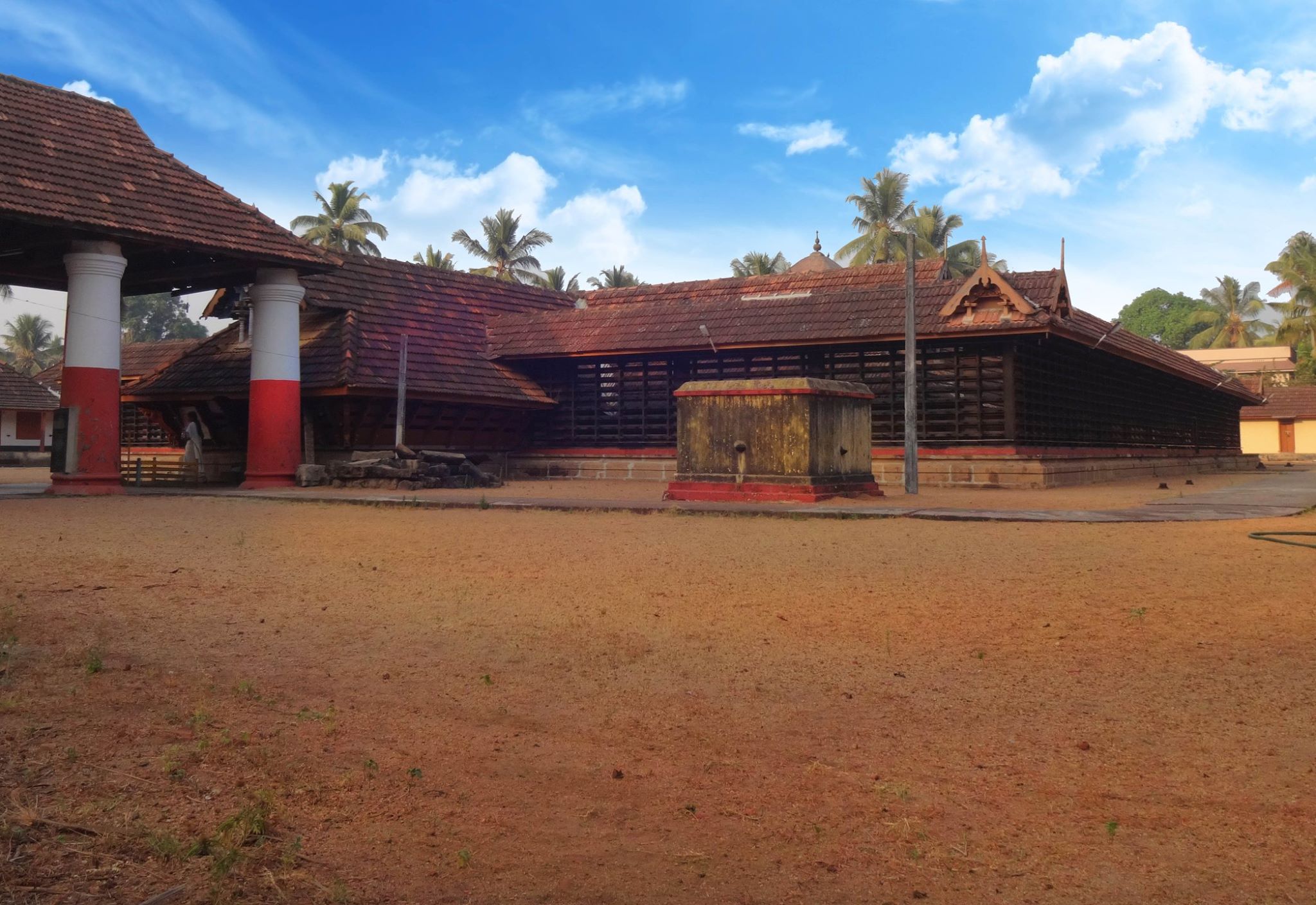 Cheranallore devi Temple Ernakulam Dresscode