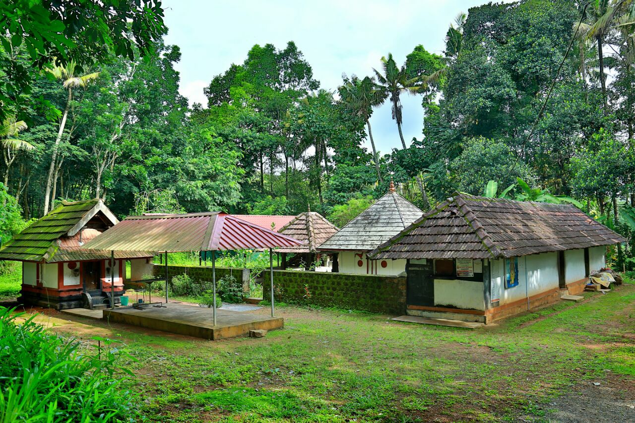 Kuzhivelil Maha Vishnu Temple Ernakulam