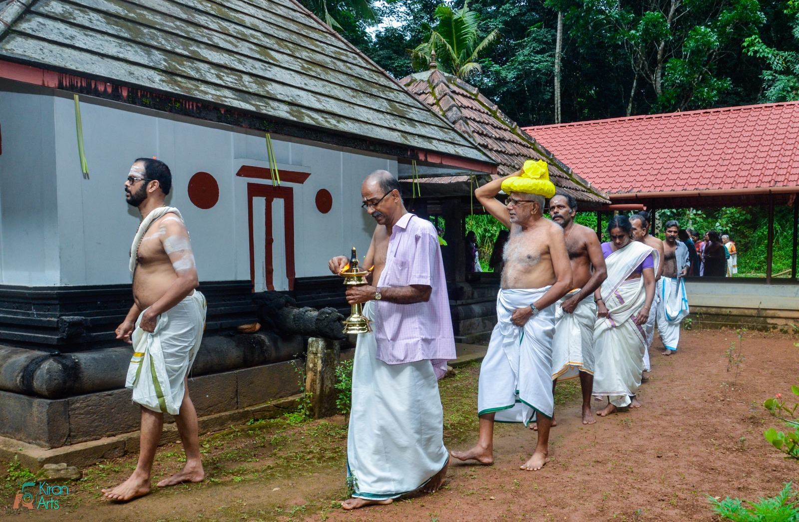  Kuzhivelil vishnu Temple Ernakulam Dresscode