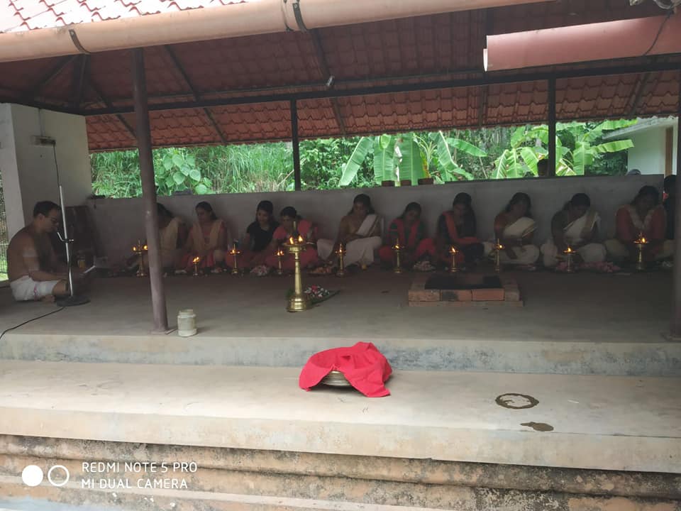 Images of Ernakulam  Kuzhivelil Maha Vishnu Temple