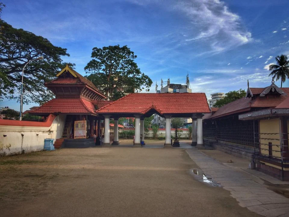Devotees performing rituals at Ernakulam Shiva Temple during festival celebrations