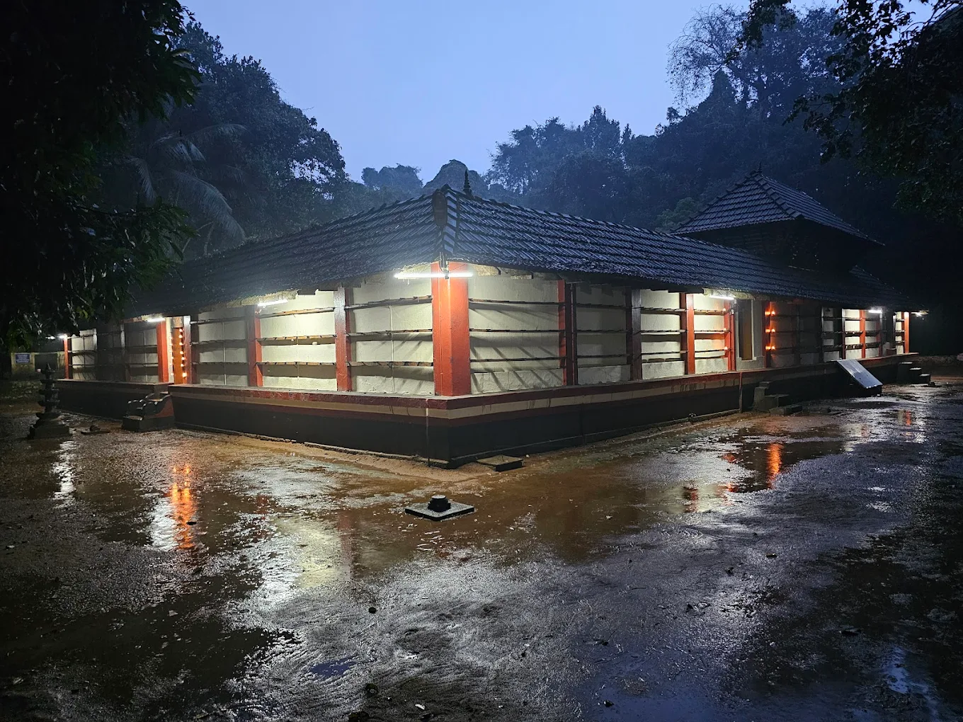 Iringole Bhagavathy Temple traditional Kerala temple with sacred grove atmosphere