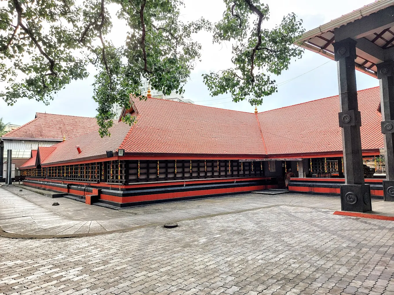 Pavakulam Sree Mahadeva Temple with traditional Kerala