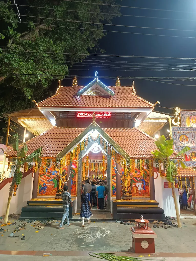 Sreenivasa Kovil Ernakulam Lakshmi Narayana Salagrama worship shrine