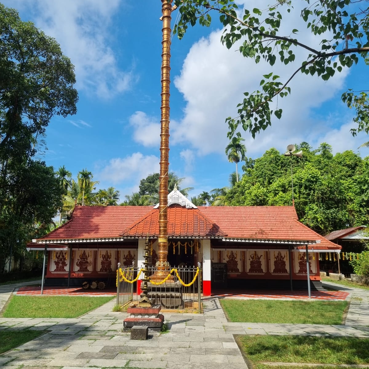 Chillikkoodam Sri Bhadrakalitemple Ernakulam Dresscode