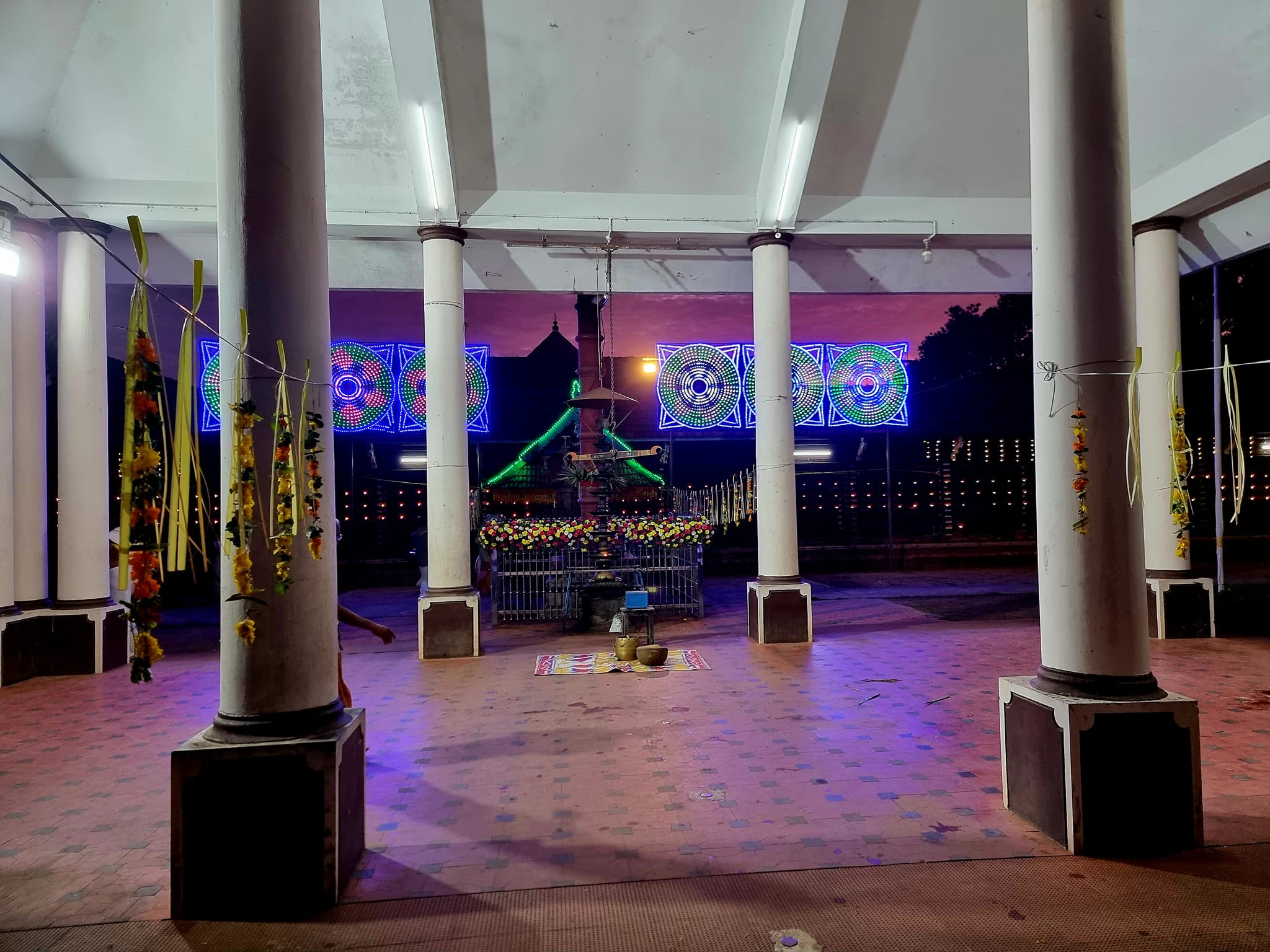 Images of Ernakulam Thirumoozhikulam Sree Lakshmanaperumal Temple