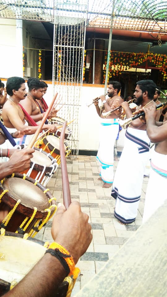 Ayyankuzhi Baghavathytemple Ernakulam Dresscode