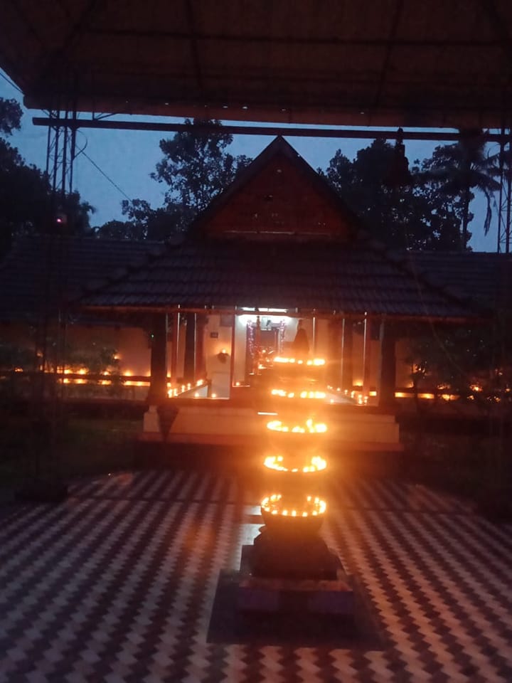 Thankalam Bhagavathitemple Ernakulam Dresscode